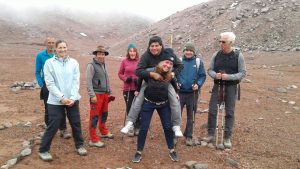 Groepsfoto - Walter de chauffeur op mijn rug - Chimborazo - Wanderlotje