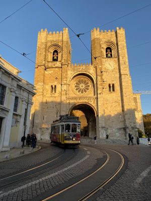 Culturele dingen - kerkje - trammetje - Lissabon