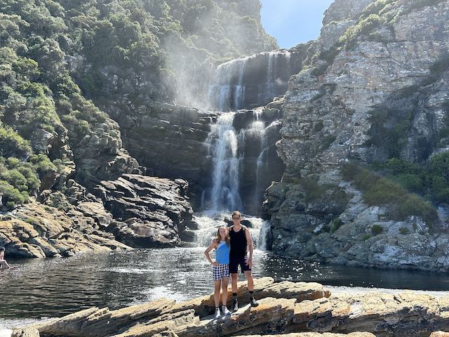 zwemmen in een waterval